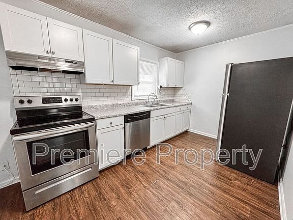 4th image of 849 N 80th Ter