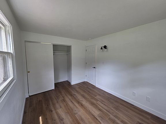 5th image of 1231 E Maywood Ave #5