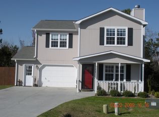 100 Daphne Dr, Hubert, NC 28539