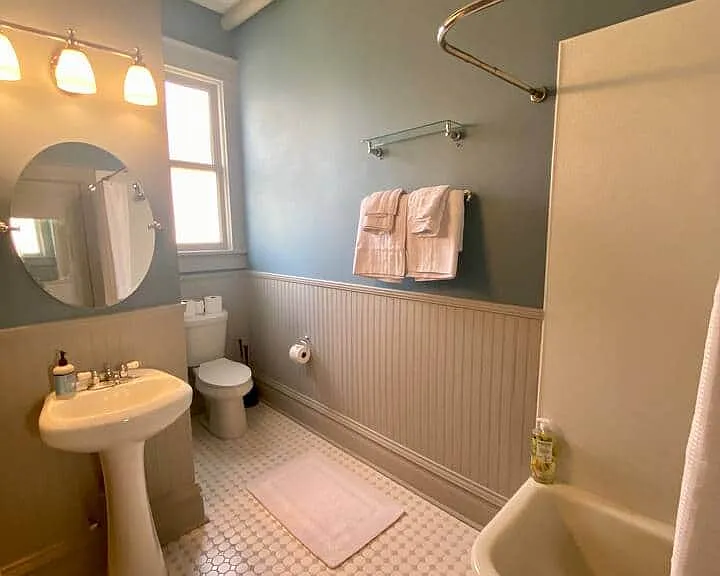 1530 N State St #2 — Photo 4