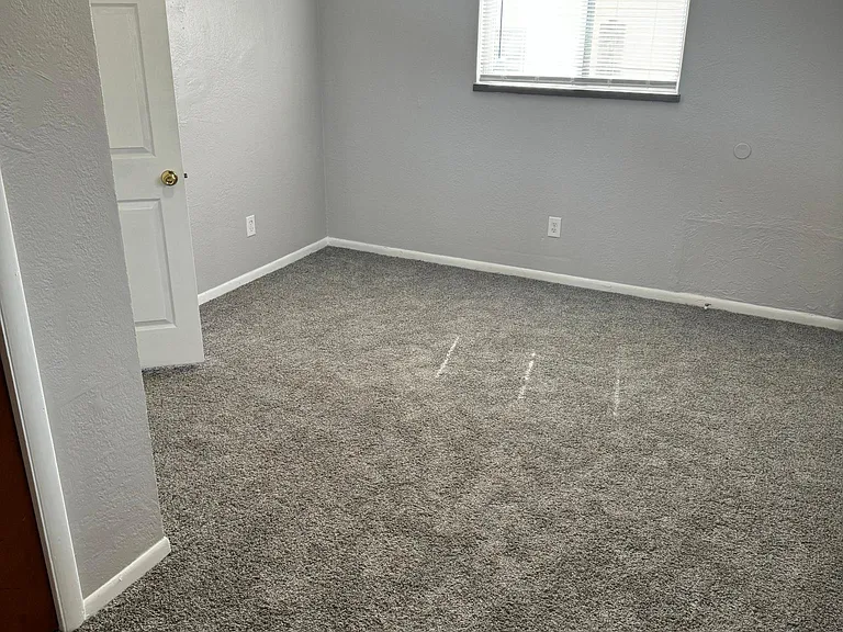 502 Maier Dr — Photo 7