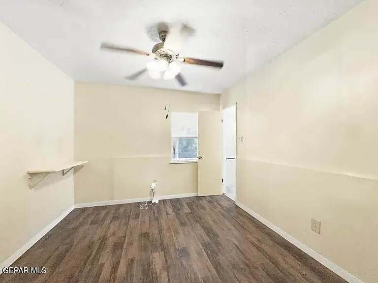 921 Olive Ave — Photo 16