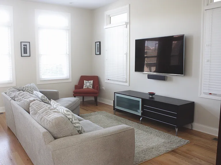 S Emerald Ave — Photo 5