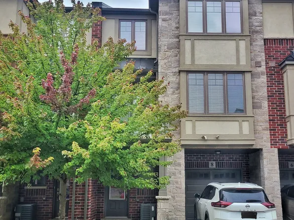 8 Whaley Ln, Hamilton, ON L9G 0G7