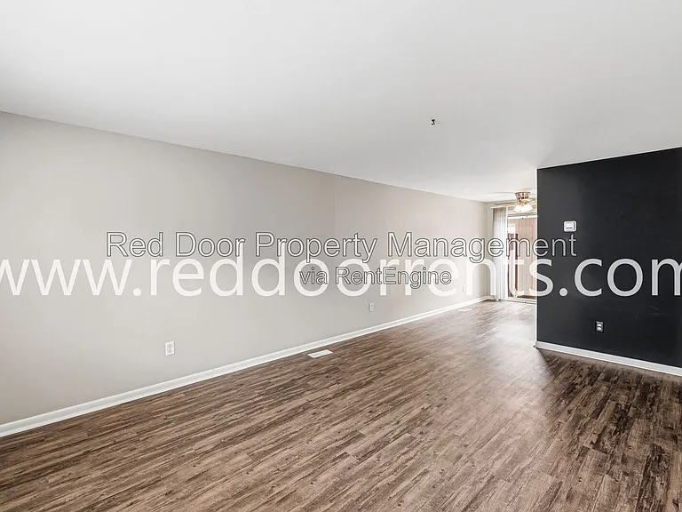 335 1st Ave NW #3 — Photo 9
