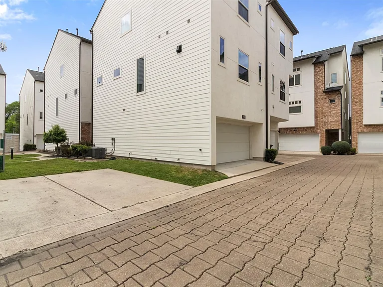719 Schwartz St — Photo 18