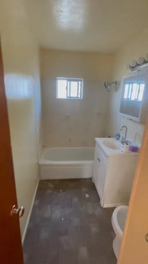 2 bed, 858 sqft, $1,400 — Photo 2