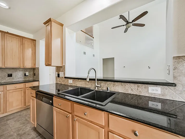 315 Willow Pointe Dr — Photo 17