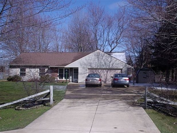1st image of 399 Kathleen Dr