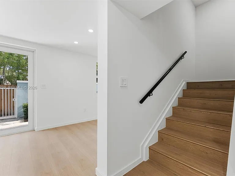 824 SE 12th Ct #840 — Photo 25