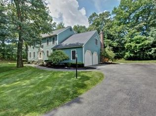 3 Dotty Ann Dr, Framingham, MA 01701