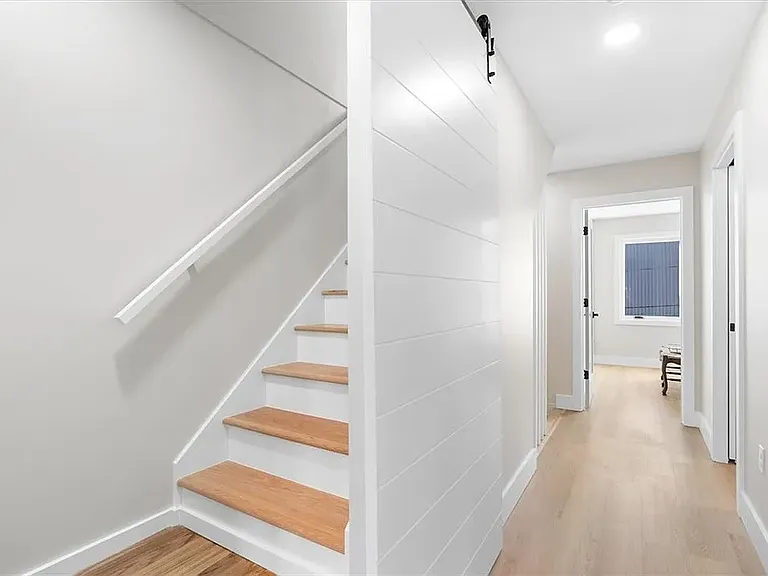 1213 Boyle St — Photo 10