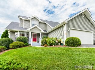 210 High Ridge Dr, Mills River, NC 28759