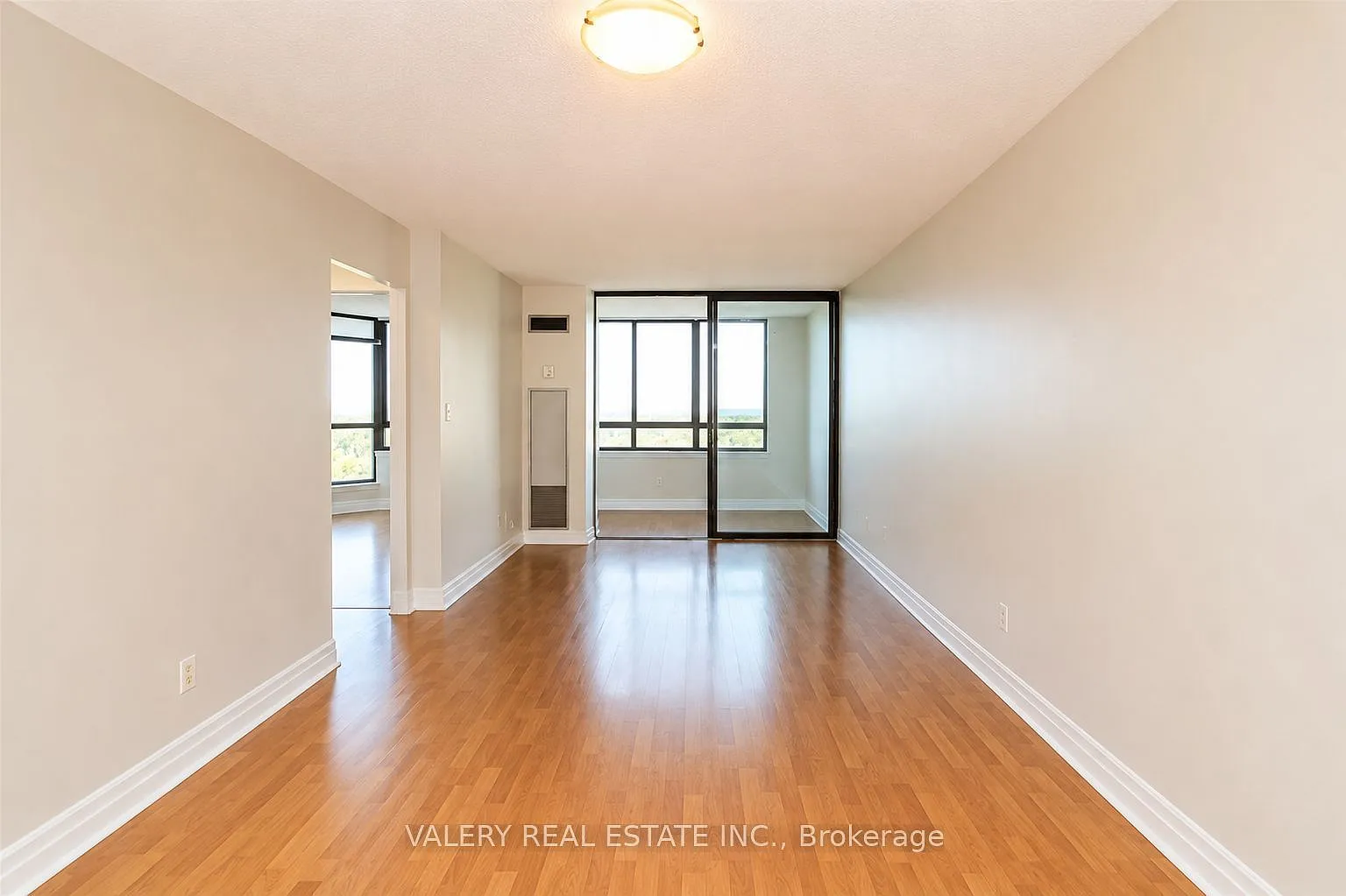 Bridlewood Place — Photo 3