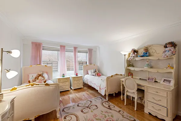 Sold by Nest Seekers International | media 20