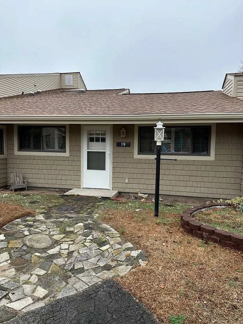 Waterfront Townhome — Photo 3