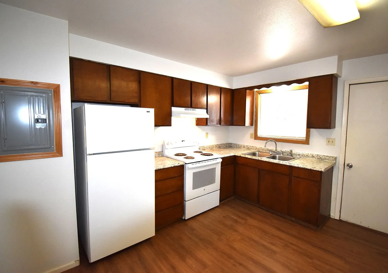 Wheeler sixplex — Photo 1