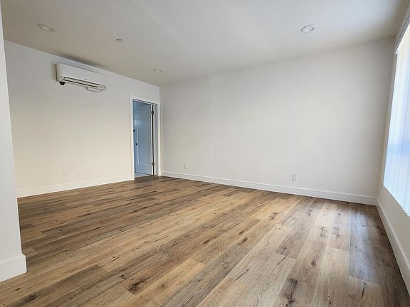 4th image of 543 1/2 N Kingsley Dr #1/2
