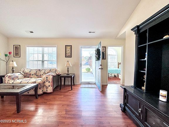 4th image of 1047 Jt Westfield Drive