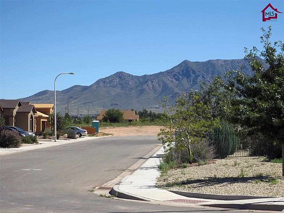 4th image of 5897 Coyote Flats St