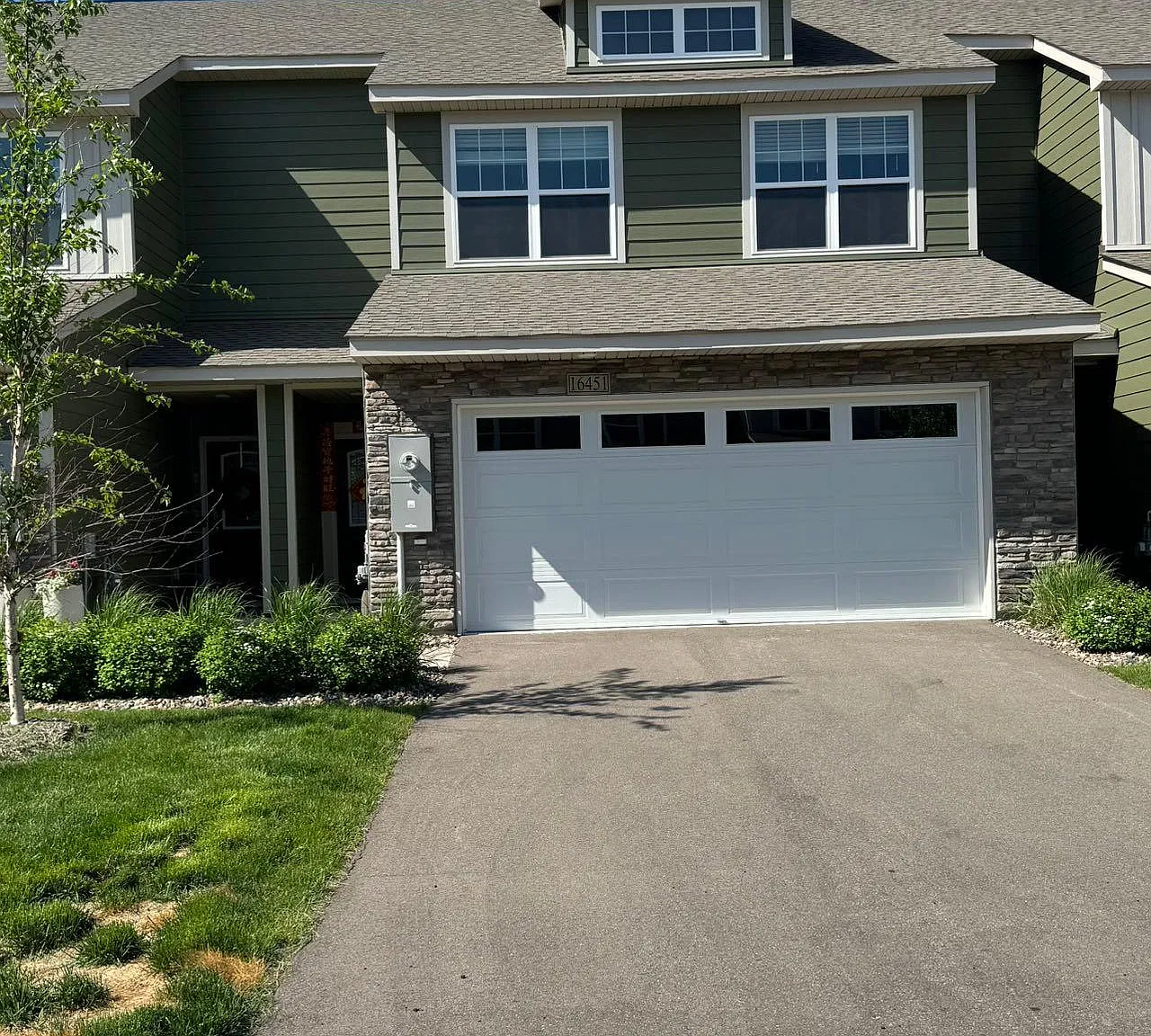3 bed, 2.5 bath, 1894 sqft, $2,500 — Photo 1