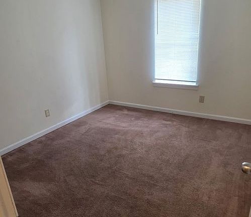 5th image of 3091 Parrish Rd #D