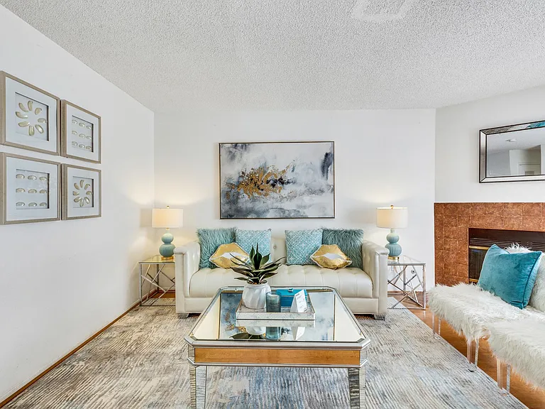 2817 W Grand Ave — Photo 3