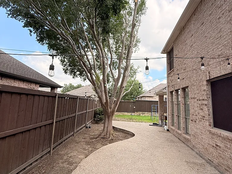 2489 Yuma Dr — Photo 35