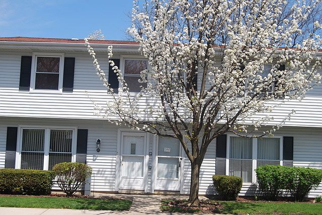 1st image of 20 Fernwood Dr
