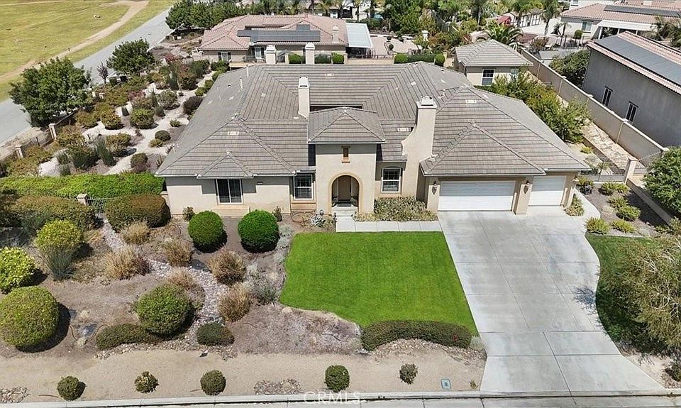 1st image of 889 Highridge St