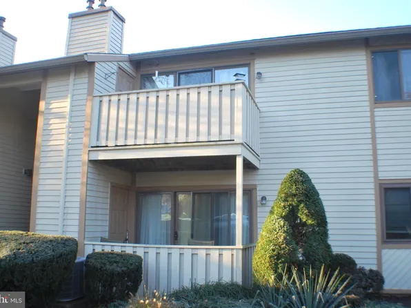 210 Hickory Ct, Lansdale, PA 19446