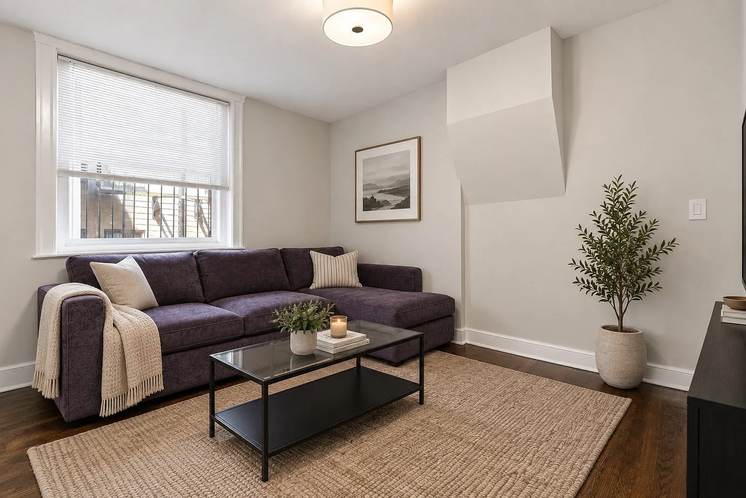 3 bed, 2.0 bath, 1000 sqft, $5,200 — Photo 1