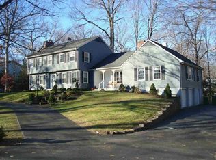 10 Carnelli Ct, Poughkeepsie, NY 12603