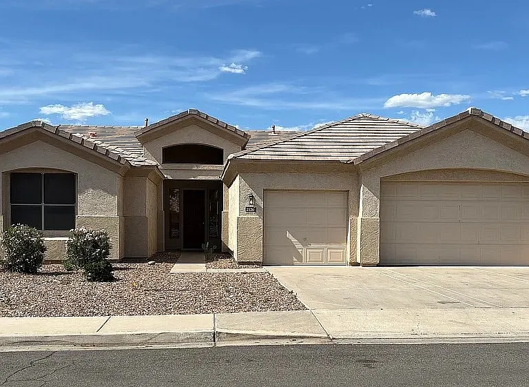 2120 E Flintlock Way — Photo 1