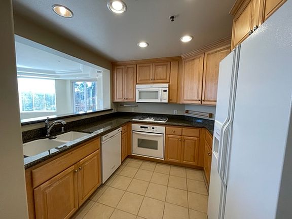 5th image of 1800 Alma Ave APT 211