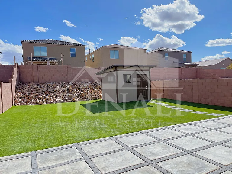 866 E Artesia Pl — Photo 29