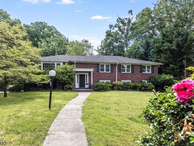 49 Stonebridge Rd, Montclair, NJ, 07042