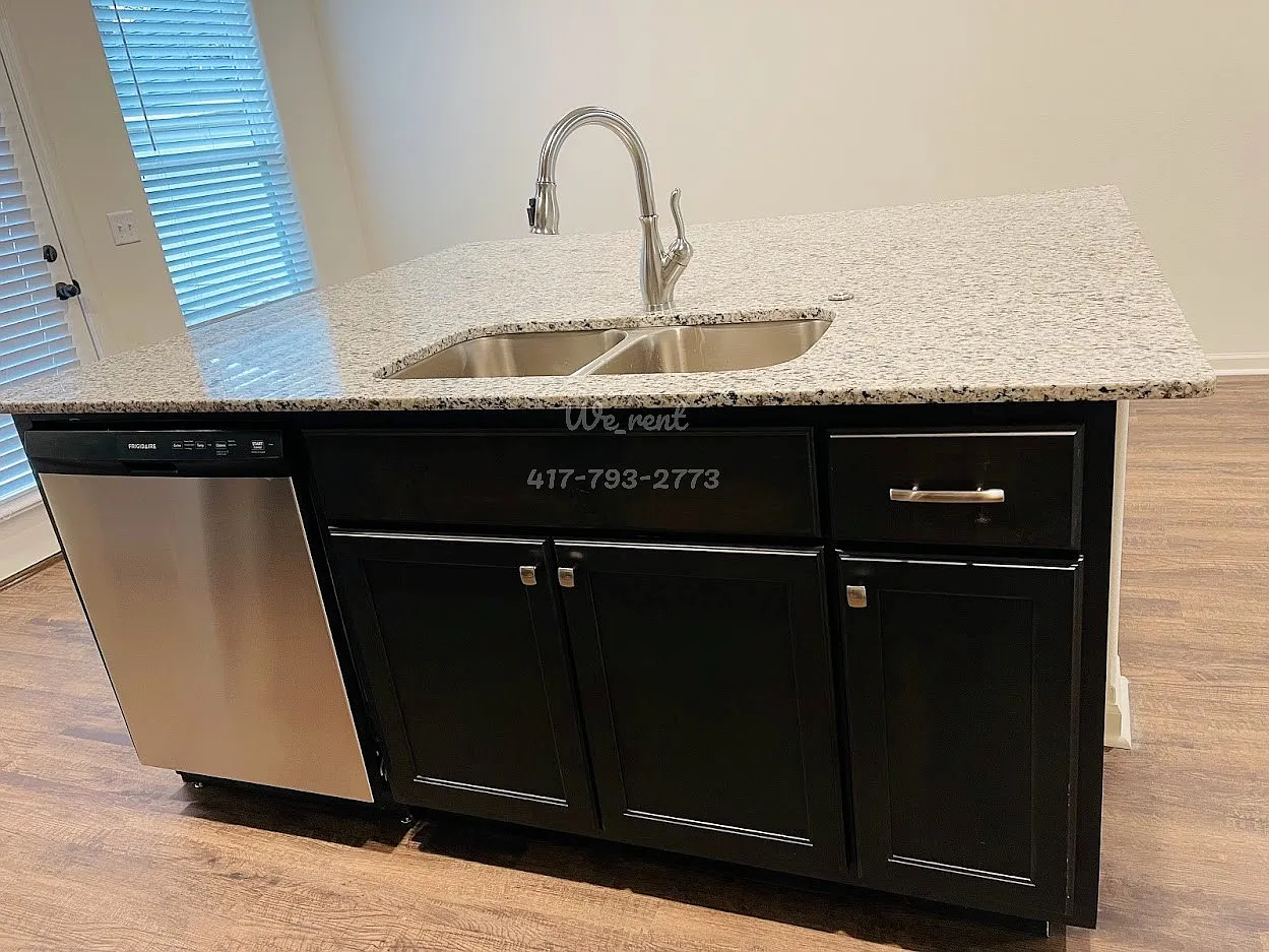 3 bed, 1200 sqft, $1,475 — Photo 2