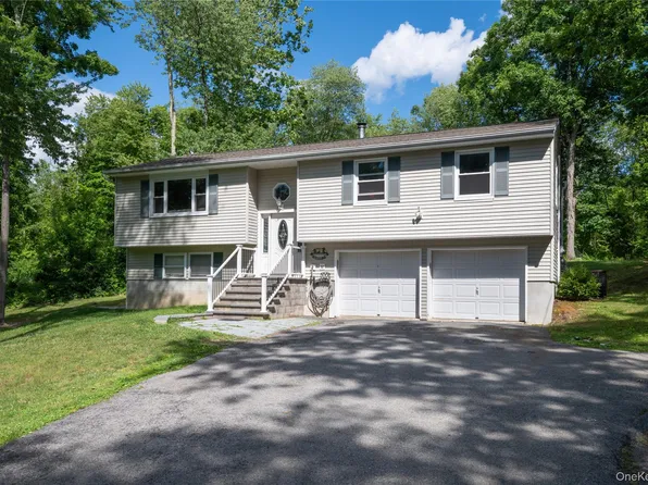 46 Rogers Road, Hyde Park, NY 12538