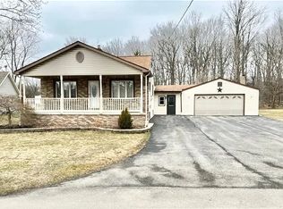 7020 Laur Rd, Niagara Falls, NY 14304