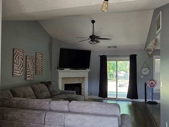 3rd image of 140 Villa Rosa Rd