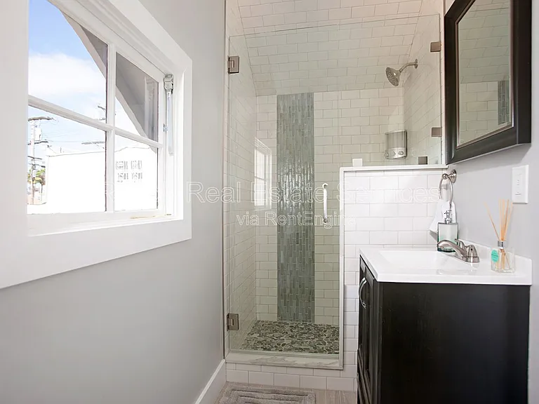 2984 E St #2 — Photo 6