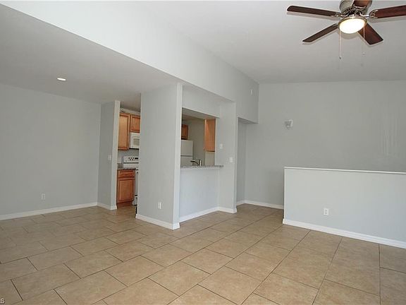 5th image of 177 Santa Clara Dr APT 3