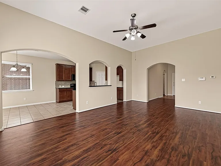 9118 Cavalier Ln — Photo 11