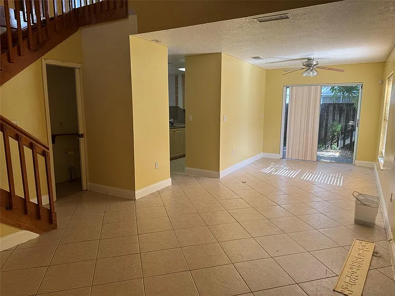 4350 SW 72nd Ter — Photo 7