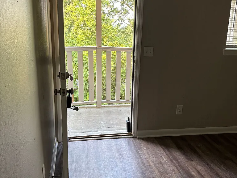 208 Valley View Ave #10 — Photo 36
