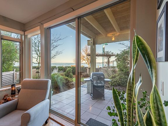 2nd image of 5160 Davis Bay Rd #105