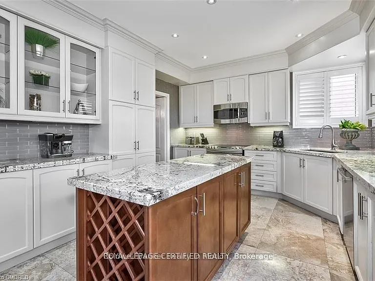 2499 Highmount Cres — Photo 15