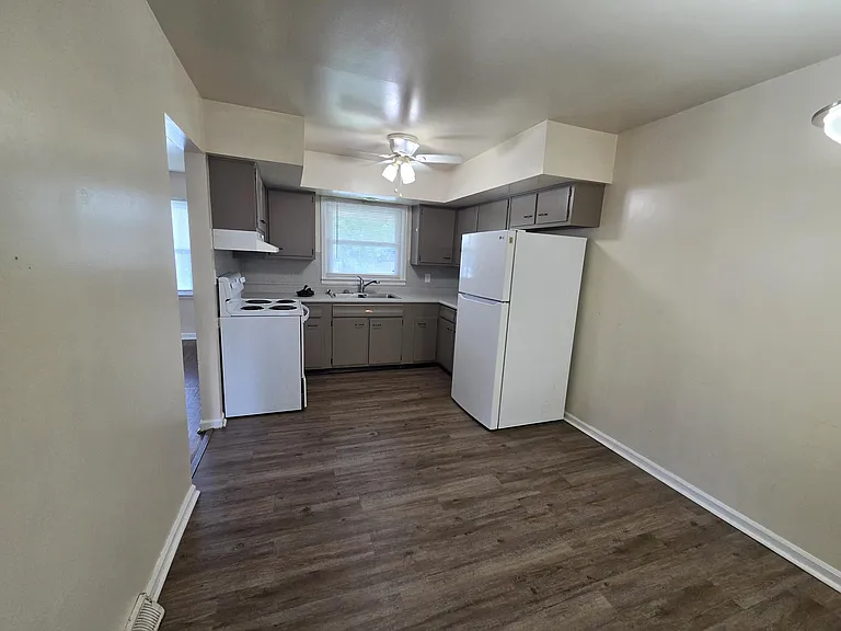 516 Anniston Dr — Photo 3
