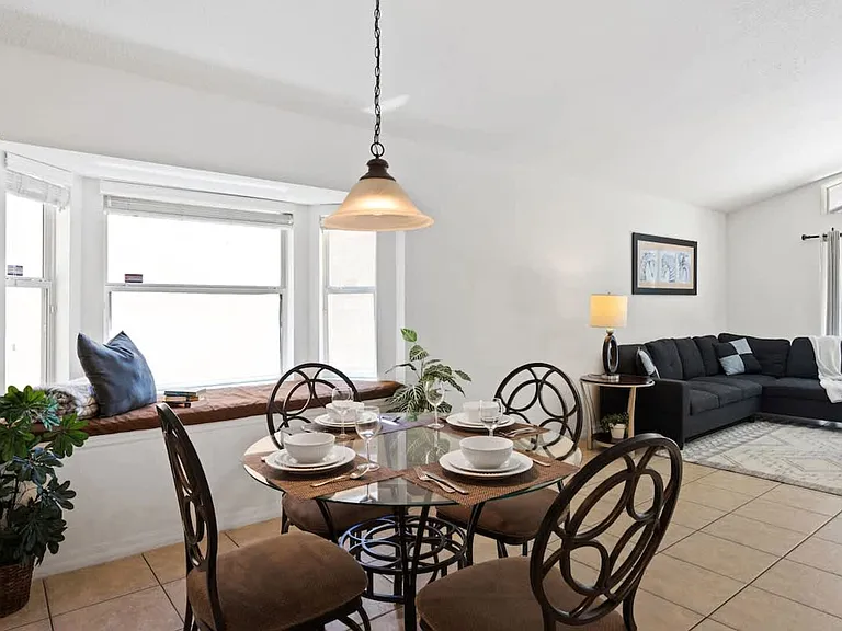 Dharma Cir — Photo 11